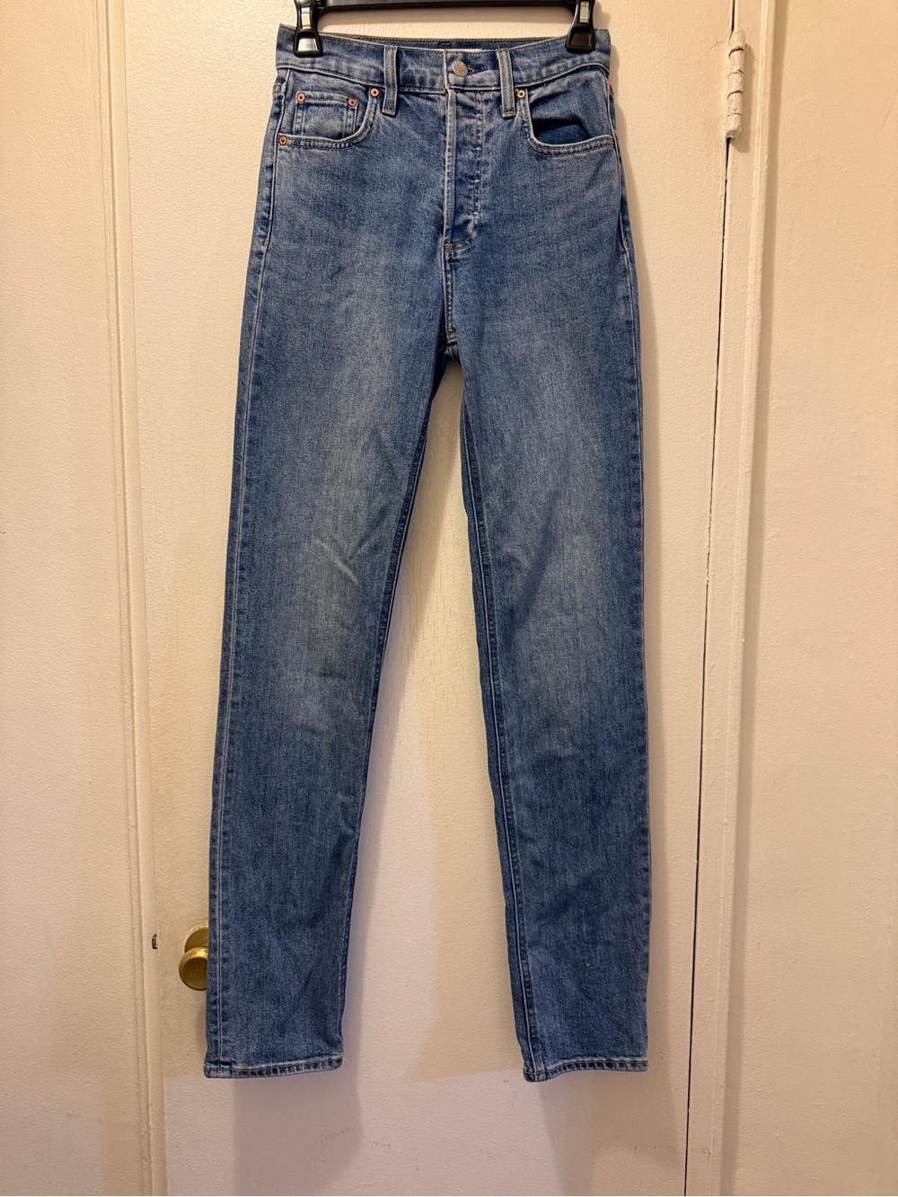 Denim Forum Slim-Straight jeans